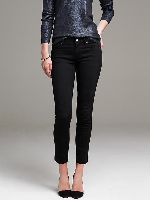 Negru skinny jeans are all dressed up for parties with a glittering top