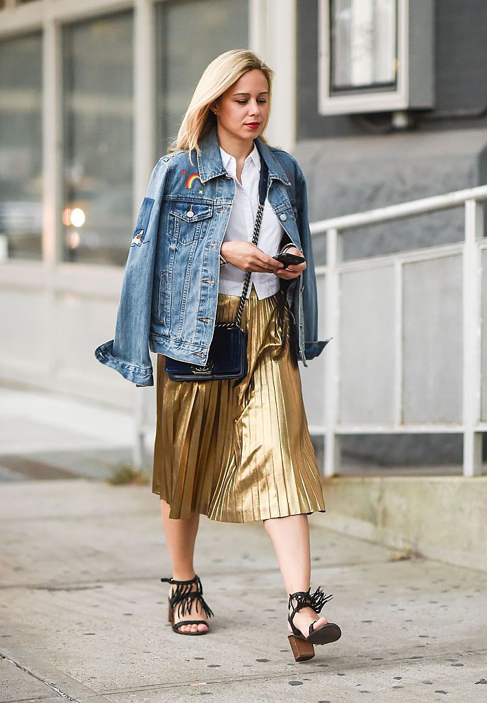 सड़क style jean jacket and skirt