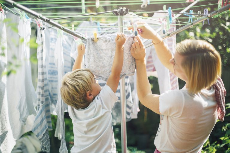 10 วิธีง่ายๆในการช่วยเด็กทำความสะอาดบ้าน