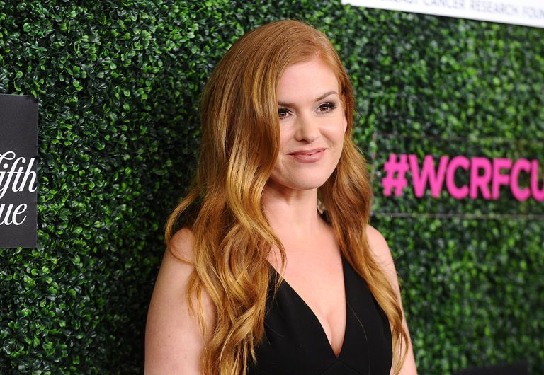 Aktris Isla Fisher attends An Unforgettable Evening