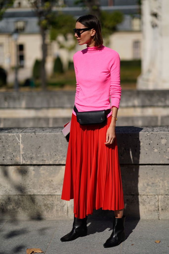 लाल and pink outfit for women with a pleated skirt