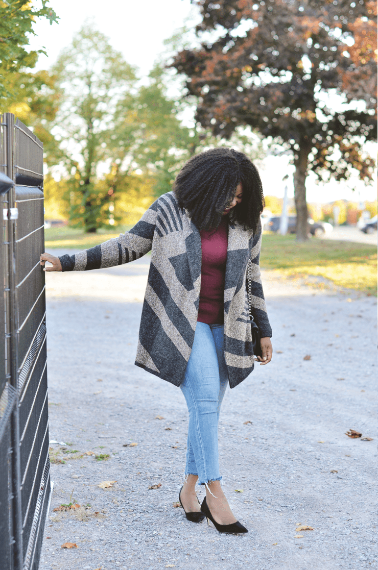 Falla fashion look in jeans and a cardigan