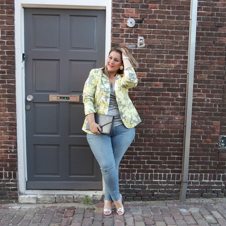 Plus size jeans outfit