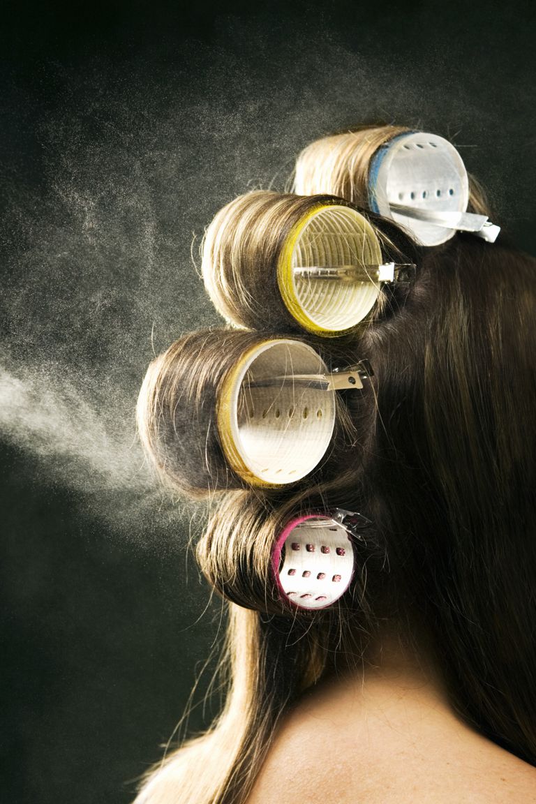 Kako to use Velcro rollers in hair