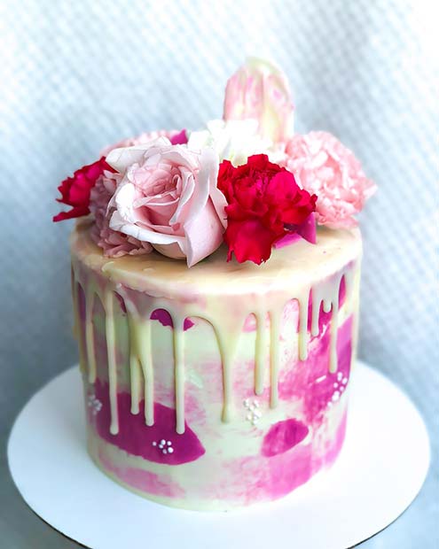 fantazija Valentine's Day Floral Cake
