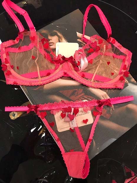 Валентине's Pink and Red Lingerie