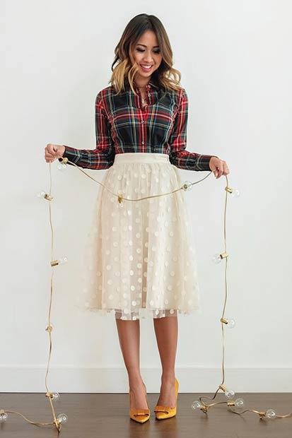פלָנֶל Shirt Midi Skirt Christmas Outfit Idea