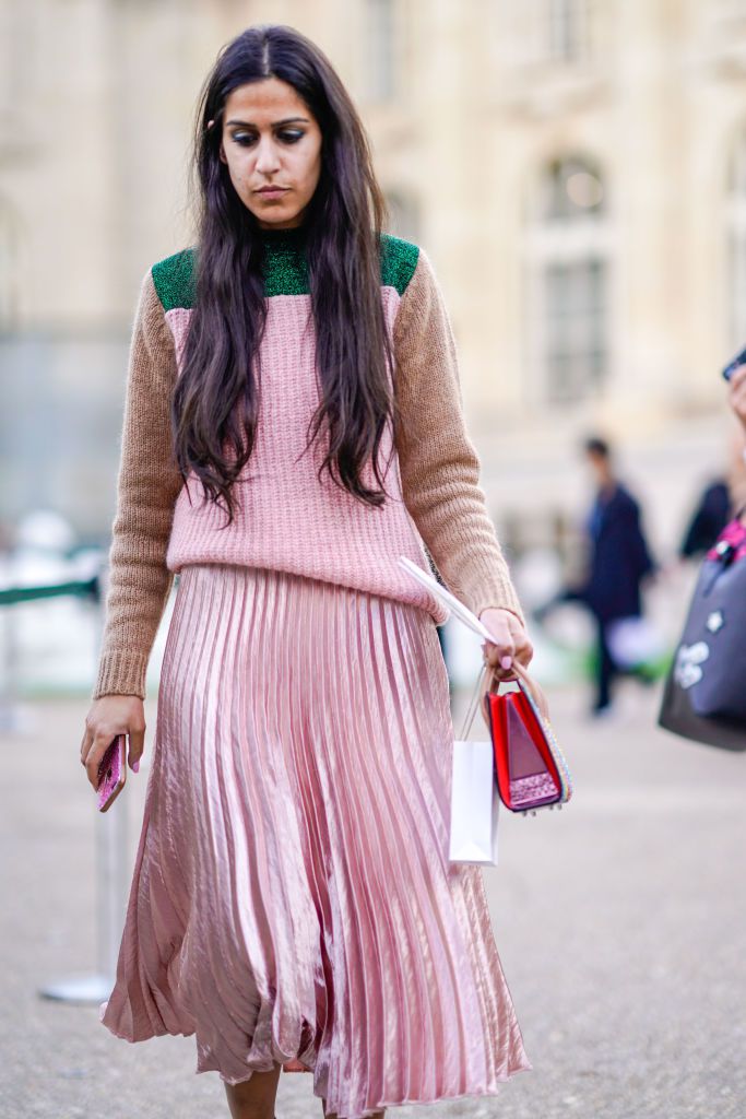 Ružičasta sweater and skirt outfit