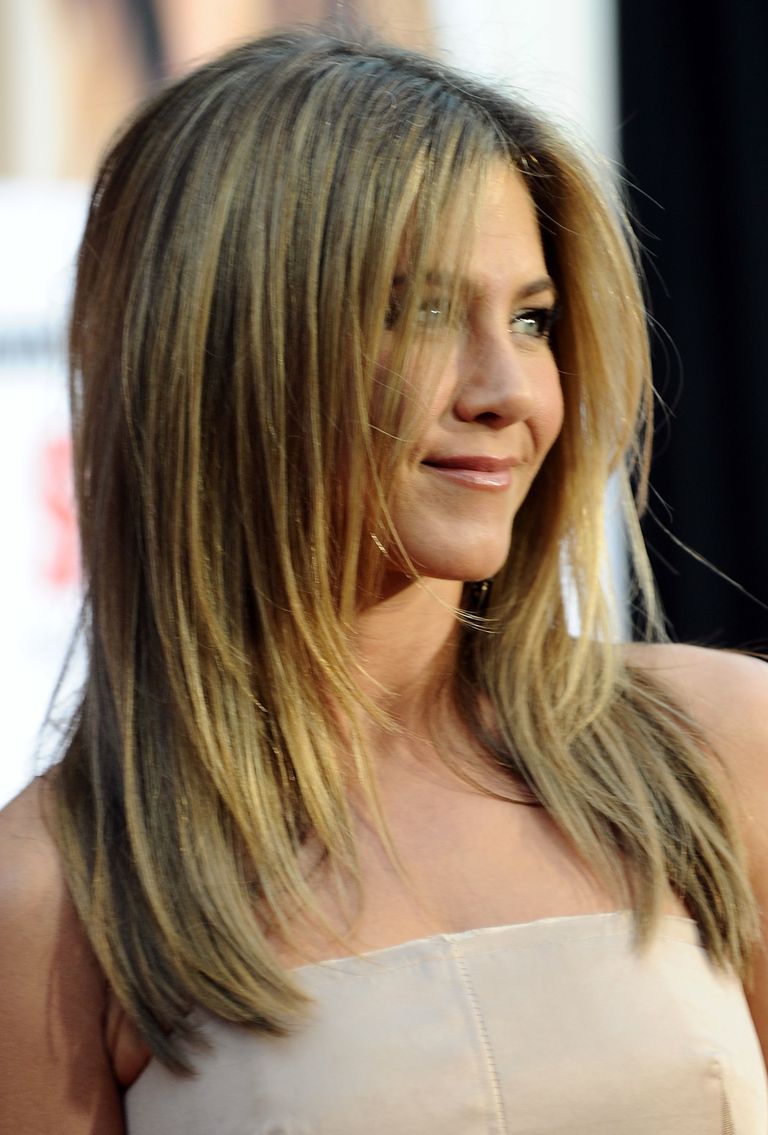 Jennifer Aniston'un En İkonik Saç Modellerinin 20'si