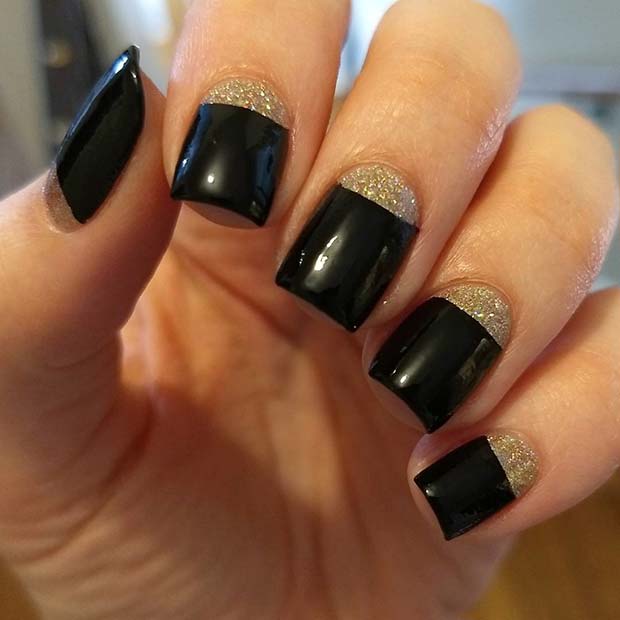 Halv Moon Black and Gold Nails