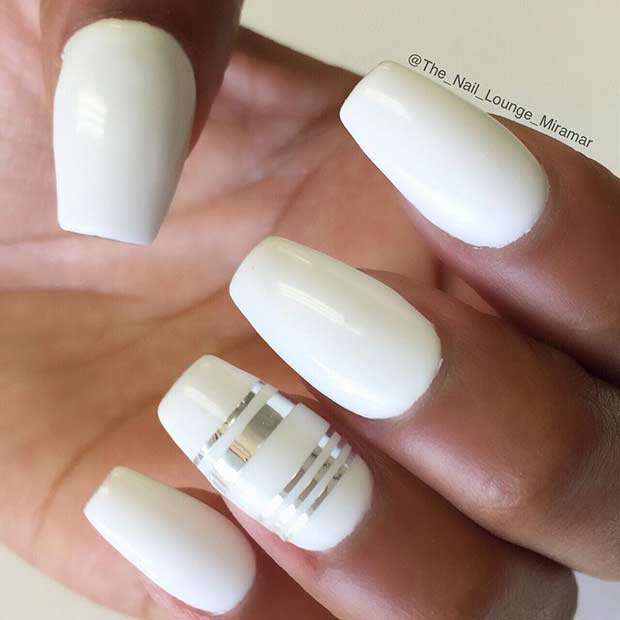 fehér Nails with Silver Stripes