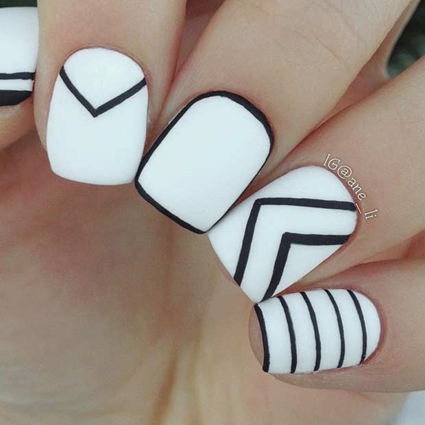 Menő White and Black Nail Design for Short Nails