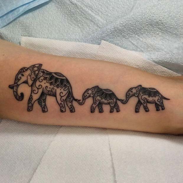 पैटर्न वाली Elephants in a Line for Elephant Tattoo Ideas