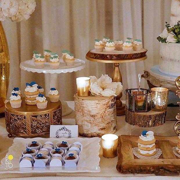 पुष्प Cakes on Wooden Stands for Boy's Baby Shower
