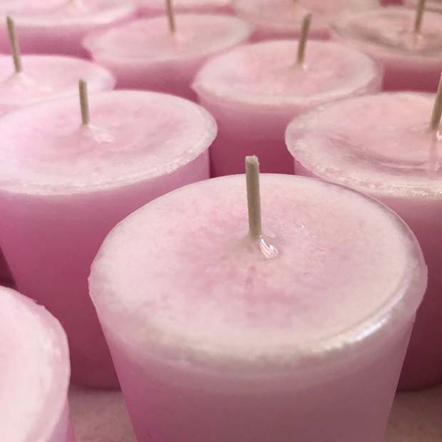 सुंदर Pink Candles