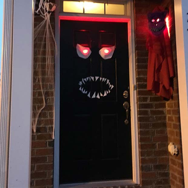 Skrämmande Monster Door for DIY Halloween Decor
