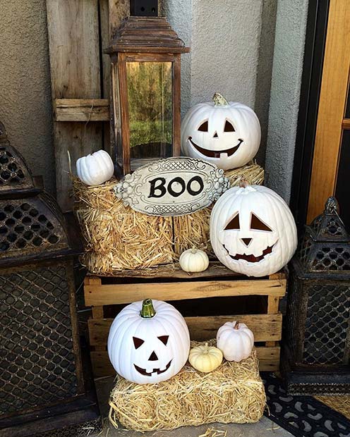 מפחיד White Pumpkins for DIY Halloween Decor 