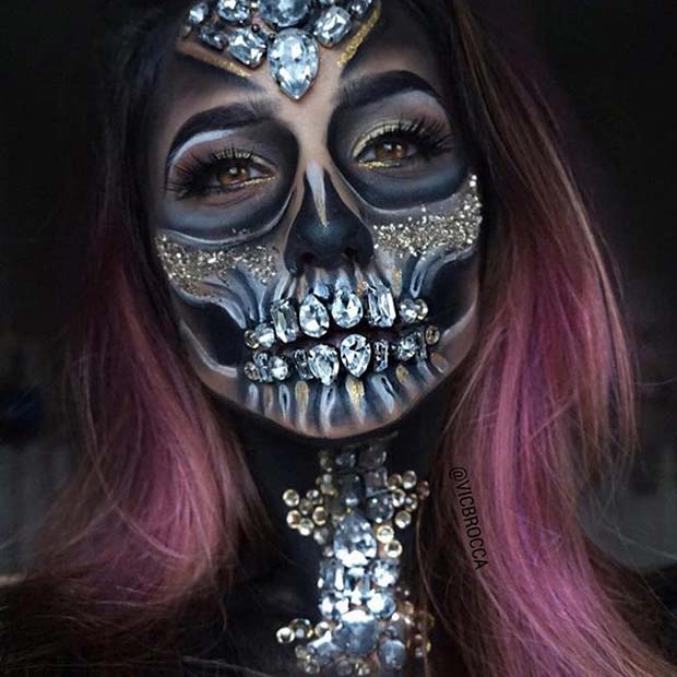 डरावने Crystal Skull for Creepy Halloween Makeup Ideas 