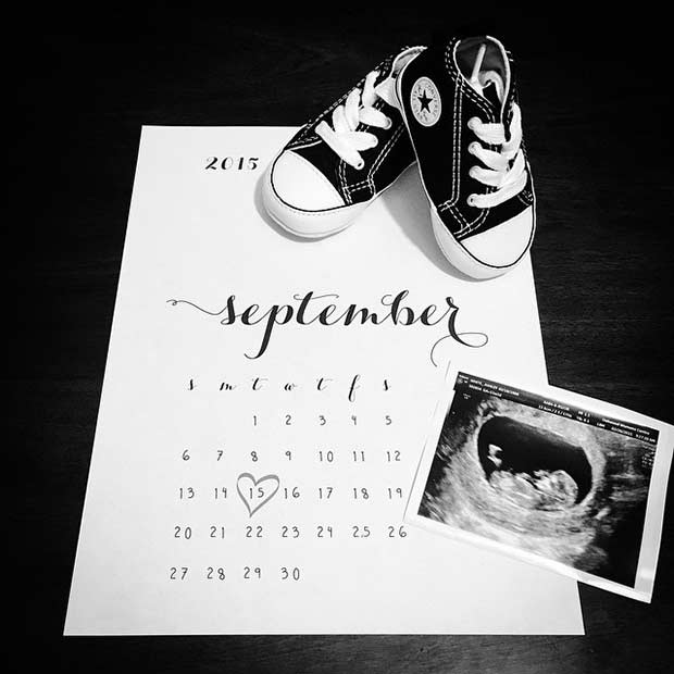 Jednostavan Pregnancy Announcement for Facebook and Instagram