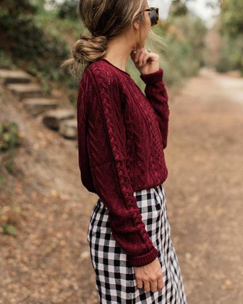 חָמוּד Sweater and Skirt for Cute Outfits to Copy This Winter