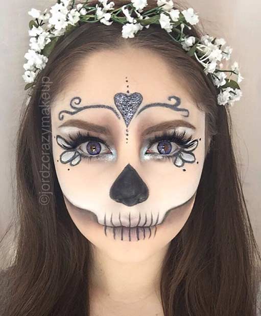 Söt Skull Makeup Look for Halloween