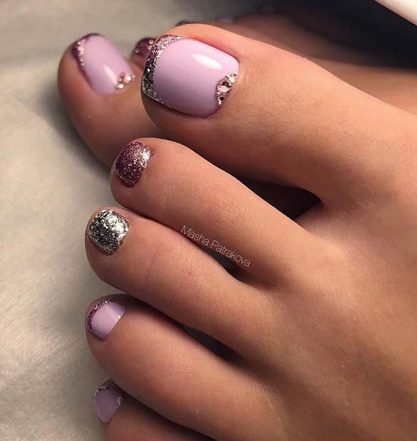 Elegantan Pink Glitter Toe Nails
