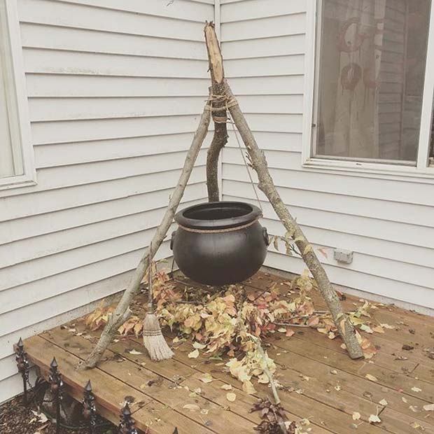 Ustvarjalnost Cauldron for Fun DIY Halloween Party Decor