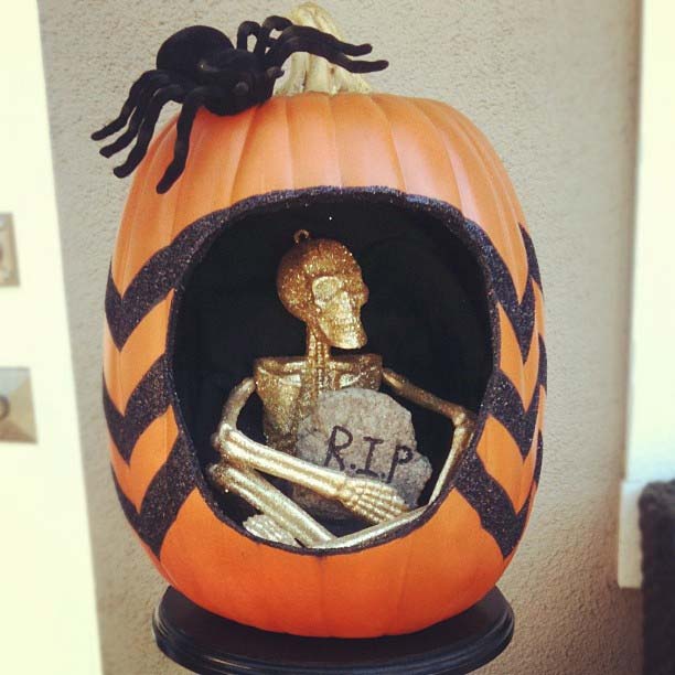 Skelet Pumpkin for Fun DIY Halloween Party Decor