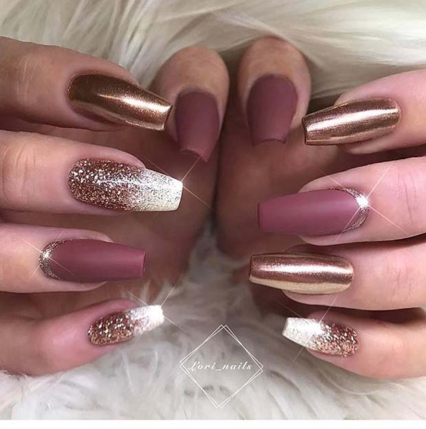 Guld, Pink and White Coffin Nails 
