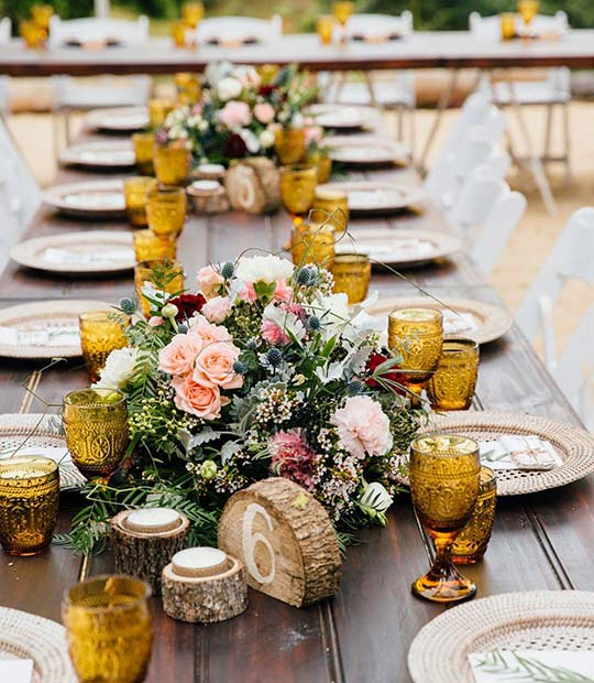 บ้านนอก Reception Tables for Rustic Wedding Ideas