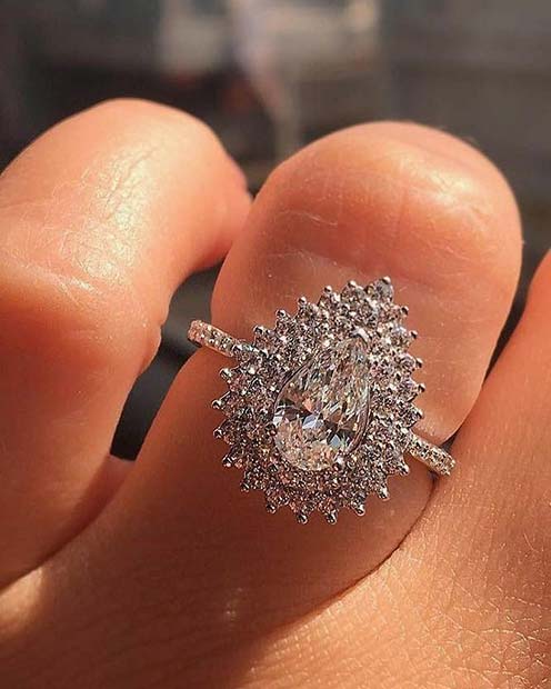 Beyan Teardrop Diamond Ring
