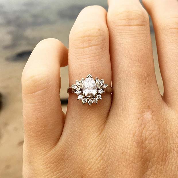 अद्वितीय Diamond Engagement Ring 