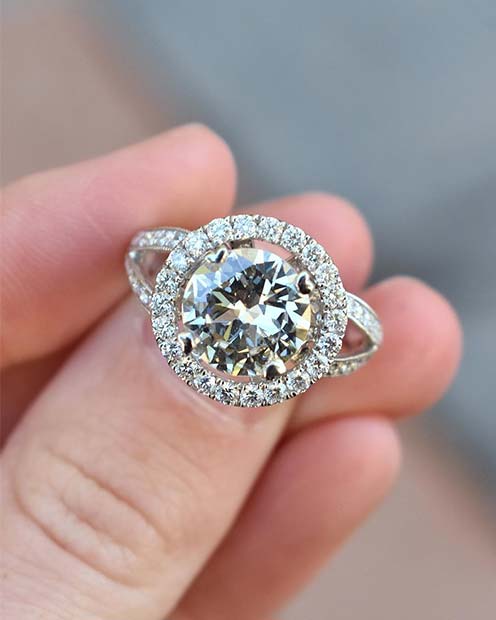 yuvarlak Diamond Ring with Halo
