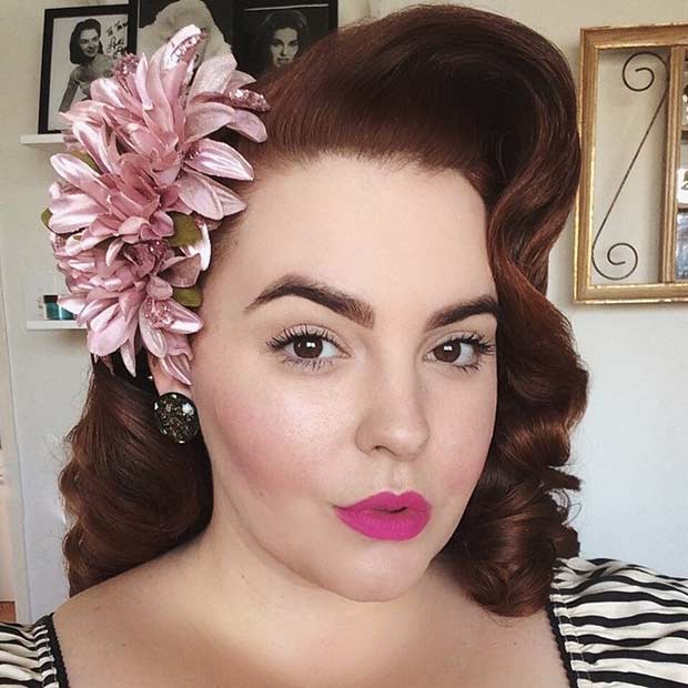 Söt Pin Up Curly Hairstyle