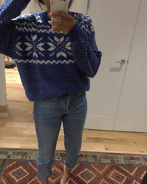 נוֹחַ Sweater and Jeans