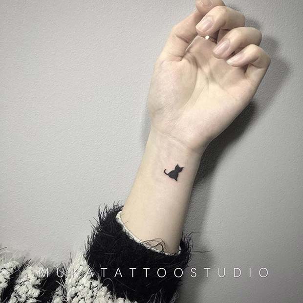 छोटा Cat Design for Women's Wrist Tattoo Ideas