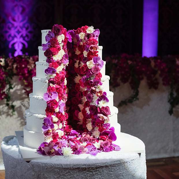 Edinstveno Floral Split Cake for Summer Wedding Cakes 