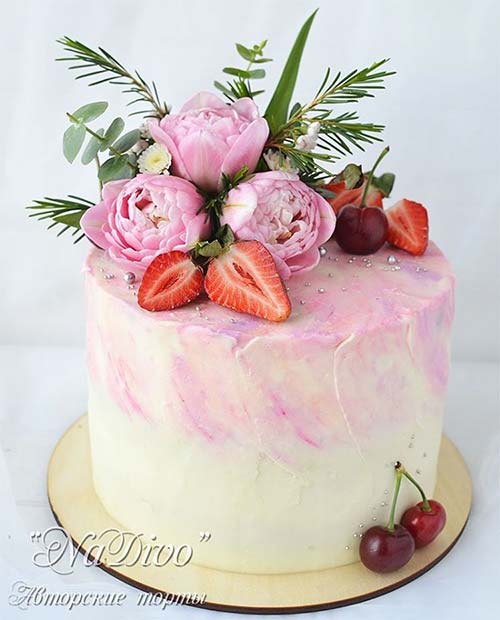 Söt Cake with Flowers and Fruit for Summer Wedding Cakes 