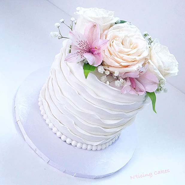 פָּשׁוּט Ruffle and Floral Cake for Summer Wedding Cakes