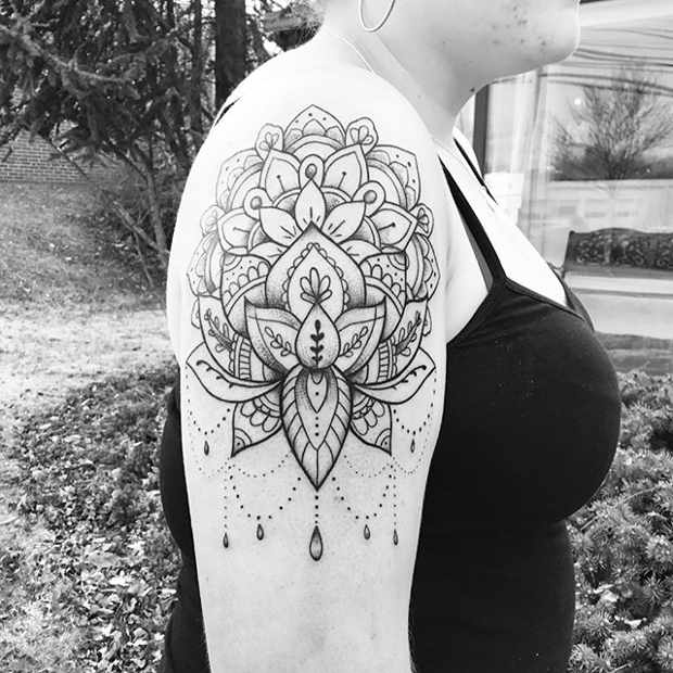 महिलाओं's Upper Arm Mandala Tattoo
