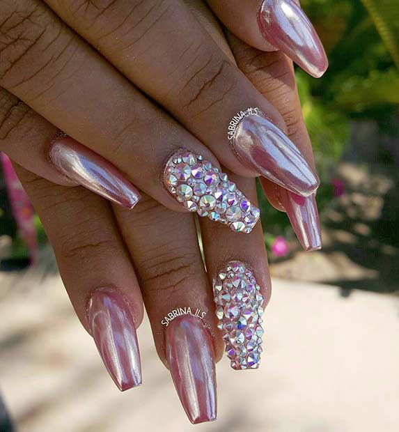 गुलाबी Metallic Nails with Rhinestones