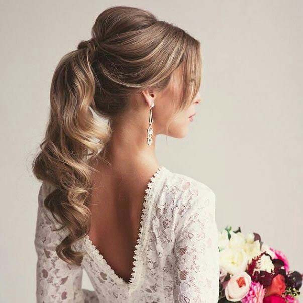 curled Vintage Style Ponytail Idea for Prom