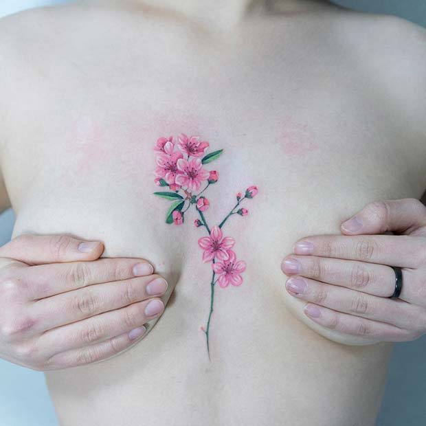 सुंदर Sternum Floral Tattoo