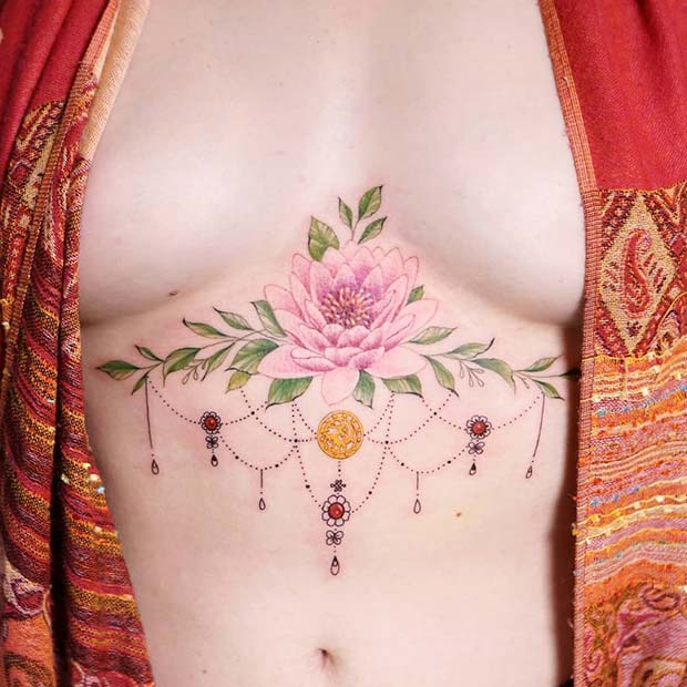 Färgrik Flower Sternum Tattoo