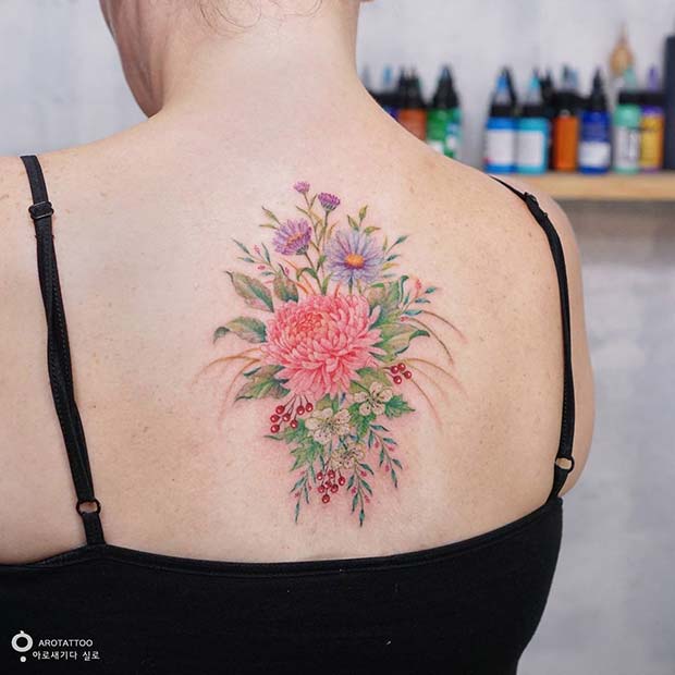 सुंदर Floral Back Tattoo
