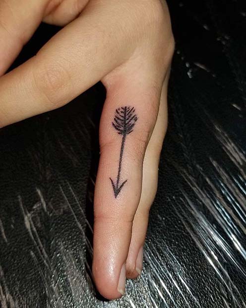 Söt Arrow Finger Tattoo Design