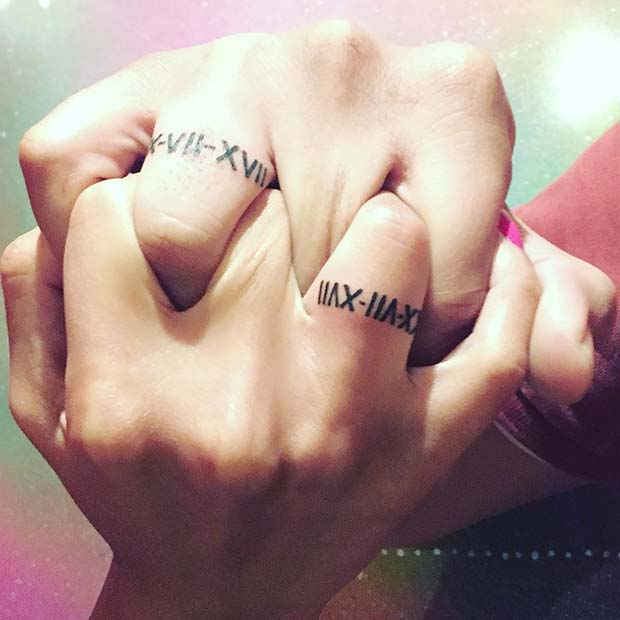 Bröllop Date Finger Tattoos for Couples 