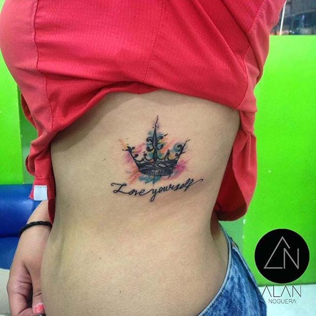 Víz Color Ink Crown Tattoo Idea for Women