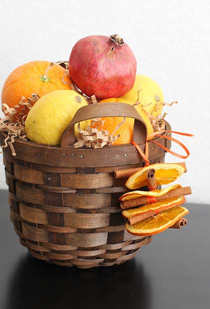 DIY Thanksgiving Basket Centerpiece