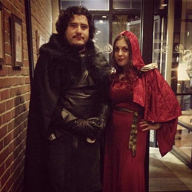מִשְׂחָק of Thrones Couple Halloween Costume Idea